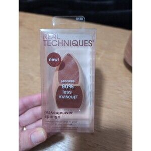 Real Techniques Makeup Saver Sponge